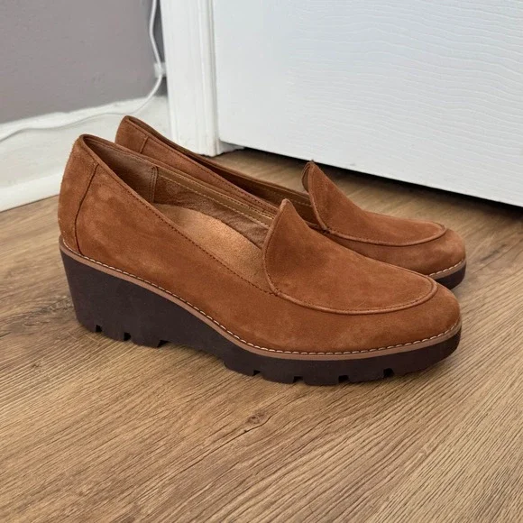 Vionic Ava Suede Wedge Loafers Tan Brown Platform Lug Sole Shoes Womens 8.5 - Picture 1 of 8